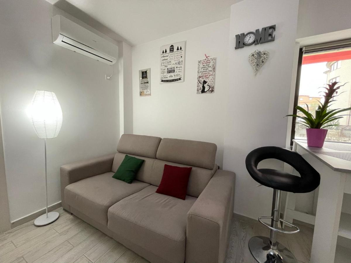 Renting Solutions Iulius Mall Iasi Bagian luar foto