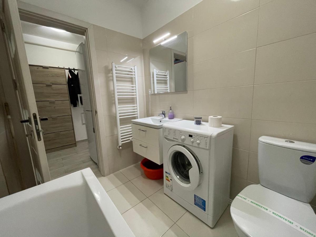 Renting Solutions Iulius Mall Iasi Bagian luar foto